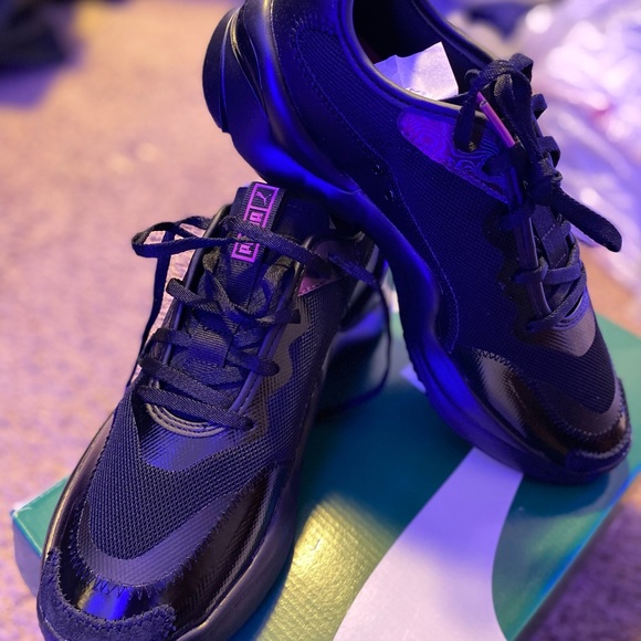 PUMA WOMEN’S RISE RAINBOW DASH SNEAKERS - Picture 6 of 8